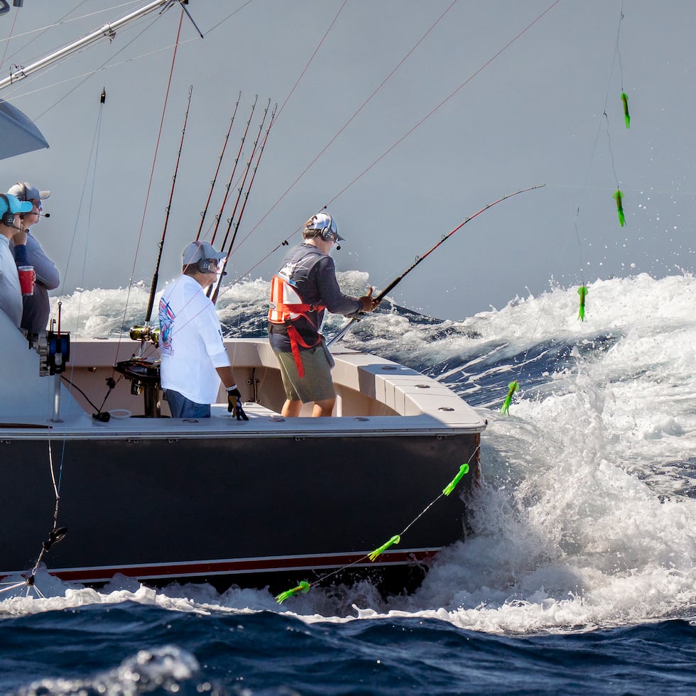 Joey Vizcarrondo realiza una pesca en la embarcación Gaviota.