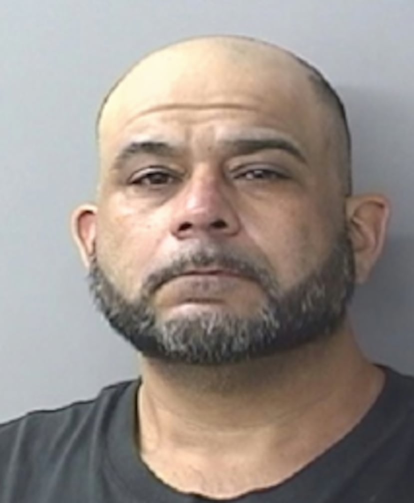 Reynaldo R. Rosario Arregui, de 42 años, enfrenta cargos por fraude y maltrato a personas de edad avanzada.