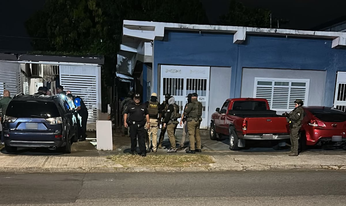 Allanamientos de la Policía dejan múltiples arrestados en cuatro municipios