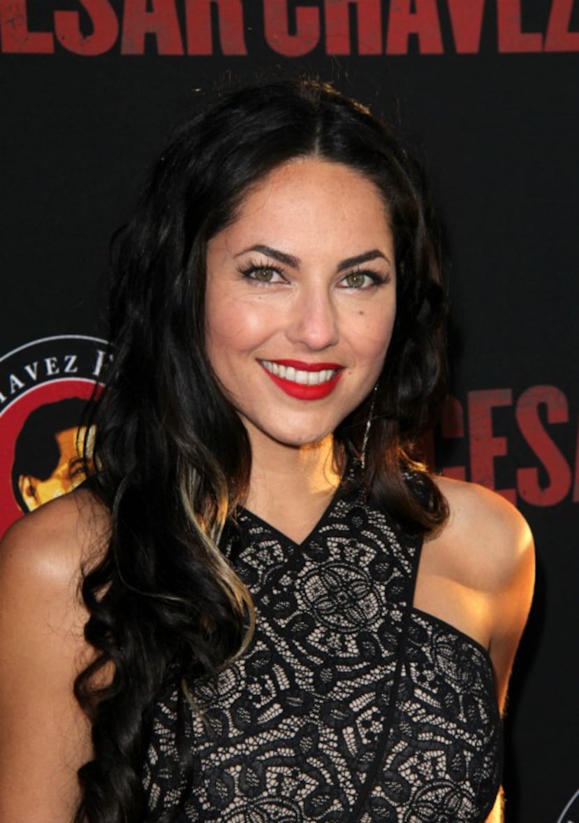 En 2004 mientras "Rubí" era transmitida por la señal abierta de televisión, Bárbara Mori lucía una de sus mejores facetas, a sus 26 años, pero a pesar de ello y de que Mori se convirtió en mamá y abuela muy joven, debemos reconocer que con cada cumpleaños se ve mucho más guapa.