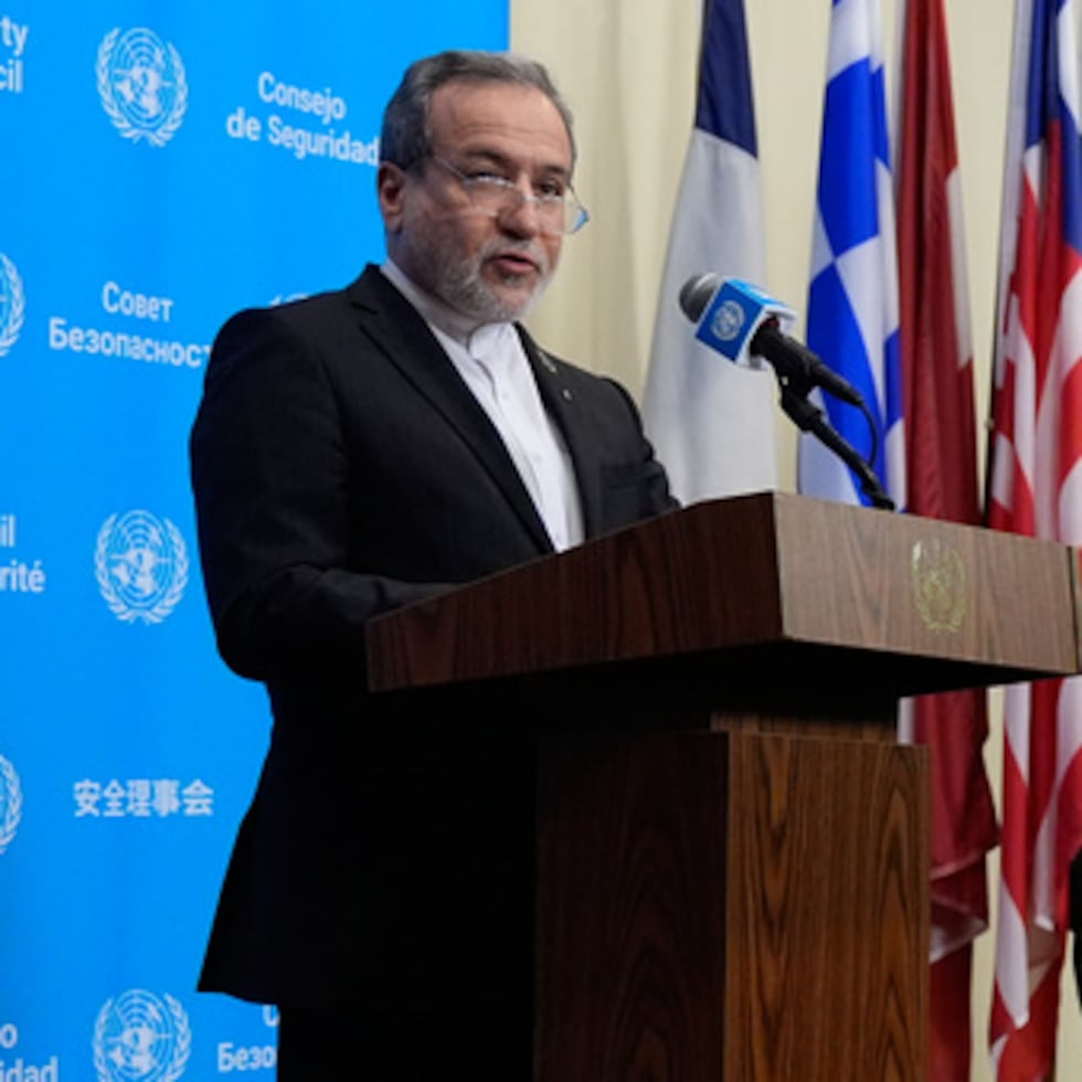 El ministro de Asuntos Exteriores, Abbas Araghchi, declaró en una reunión a puerta cerrada celebrada al margen de la Asamblea General de la ONU la semana pasada que Teherán había presentado el acuerdo como algo que beneficiaría a Trump en las elecciones de mitad de legislatura.