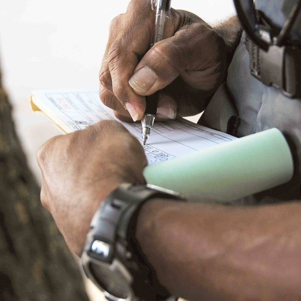 Los conductores recibirán un 40% de descuento para el pago de infracciones, incluyendo intereses y recargos. (Archivo / GFR Media)