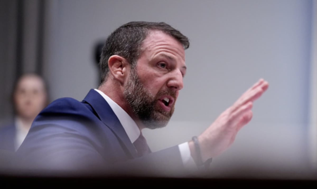 Jefe del DHS elimina proceso restrictivo de aprobación de $100,000, dando esperanza a los esfuerzos de ayuda de FEMA