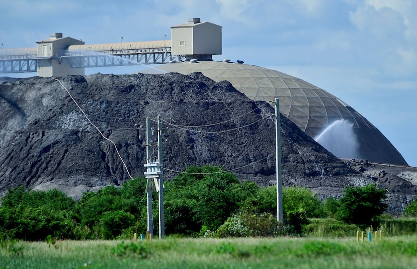 En la foto, instalaciones de la cogeneradora AES Puerto Rico en Guayama. (GFR Media)