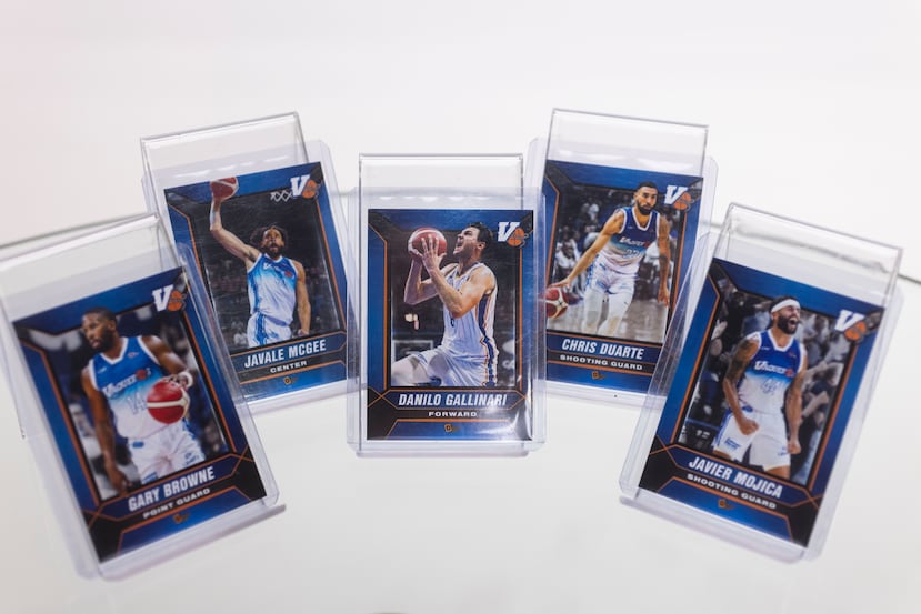 El primer producto de Decks PR es el lanzamiento de 500 tarjetas de cada uno de los cinco jugadores regulares de los Vaqueros de Bayamón.
