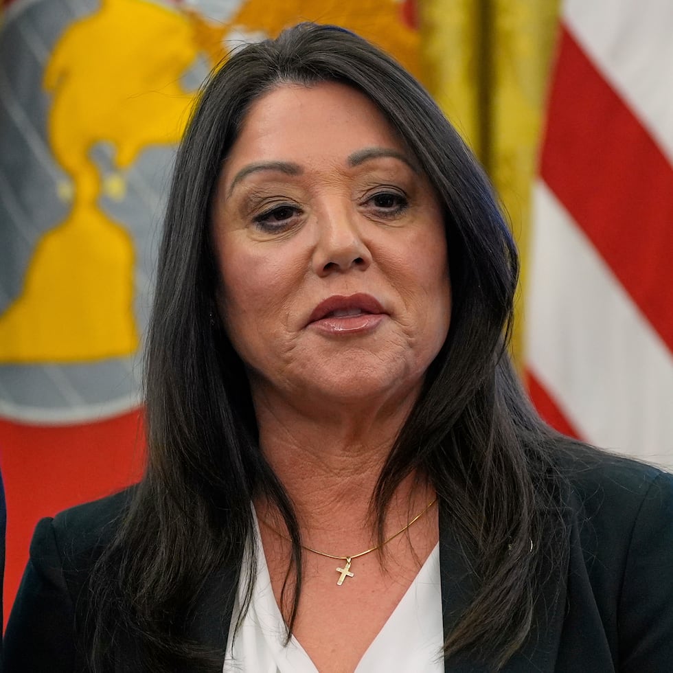 La salida de Chavez-DeRemer ocurre tras reportes que comenzaron a surgir en enero sobre varias investigaciones en su contra.