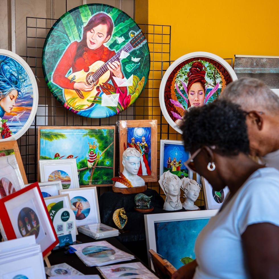 Artistas y artesanos expusieron sus trabajos en las Fiestas de la Calle San Sebastián 2026.