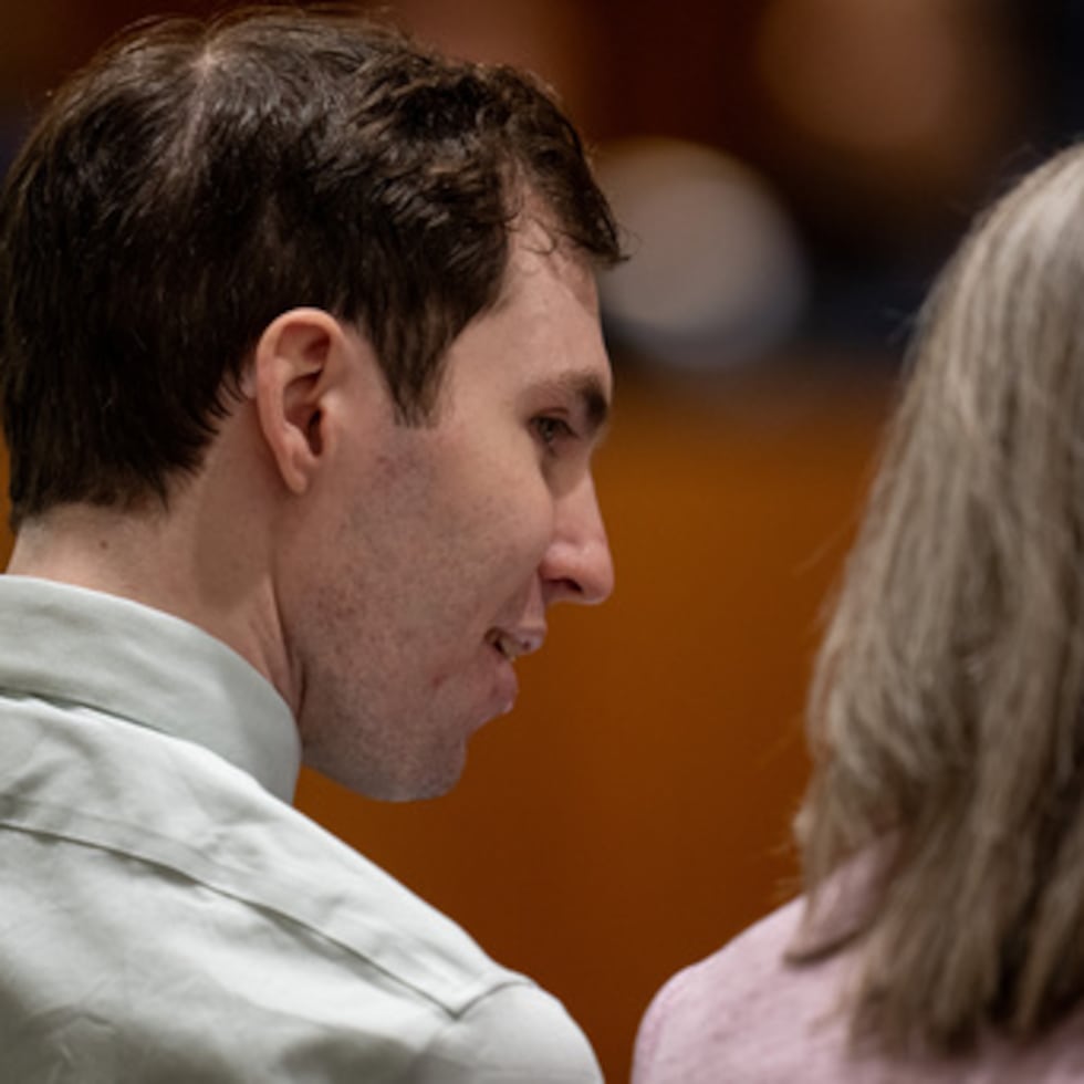 Los abogados de Tyler Robinson han tratado de protegerse de la cobertura mediática que, según ellos, a veces tergiversa la imagen de su cliente.