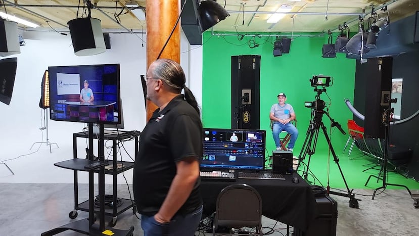 Los estudiantes del CCAT desarrollan destrezas laborales con experiencias prácticas en estudios de grabación y laboratorios de computadoras.