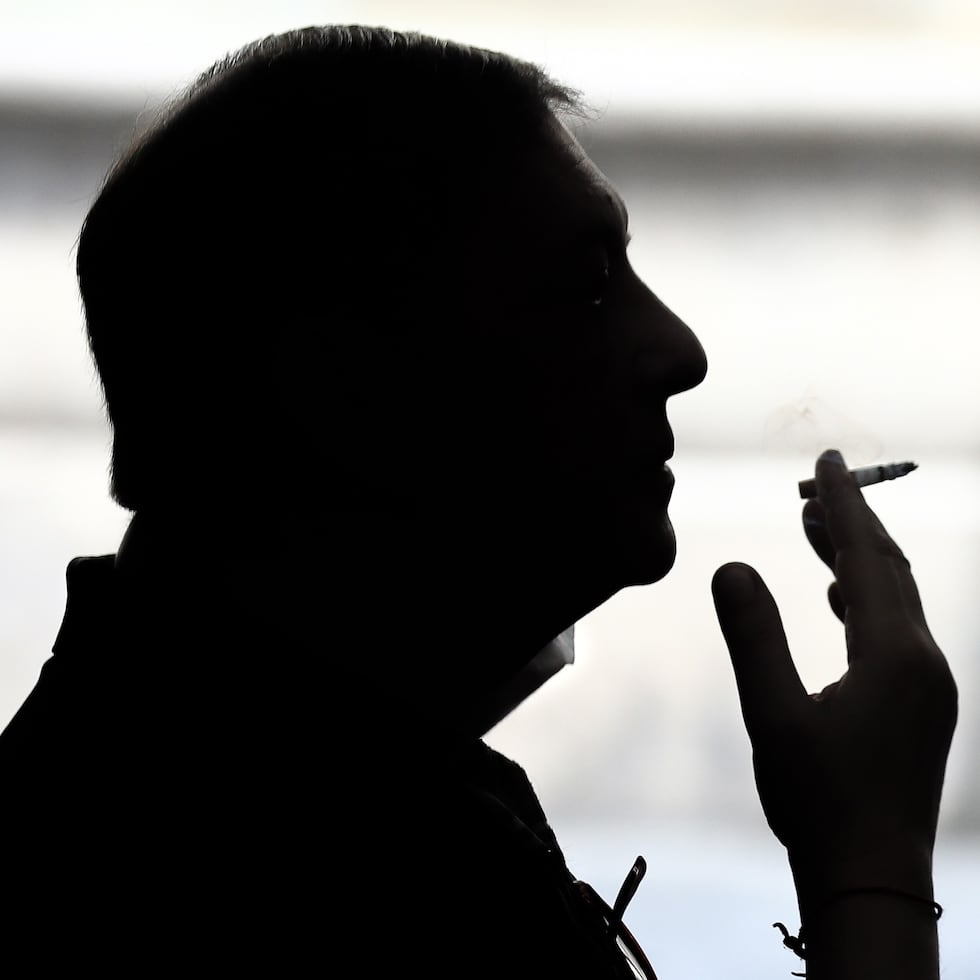 El daño vascular progresivo que provoca el tabaco afecta de forma directa a tejidos extremadamente sensibles como la retina.