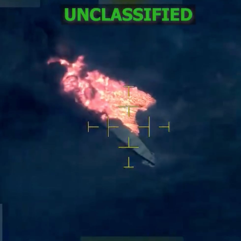 Las imágenes de la explosión fueron divulgadas en las redes sociales por el Comando Sur de las Fuerzas Armadas de Estados Unidos.