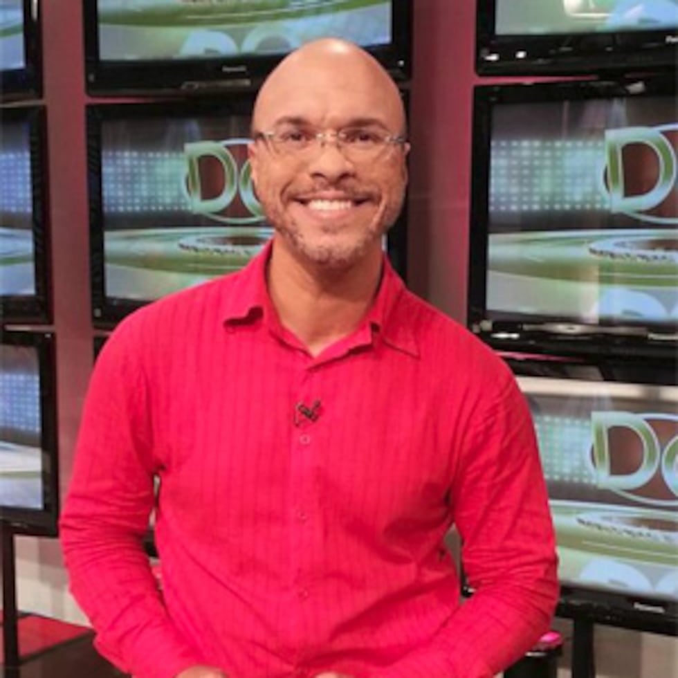 El periodista Omar Matos estuvo en la pantalla televisiva como parte del panel de “Dando Candela” en el 2015, que transmitió por Telemundo.