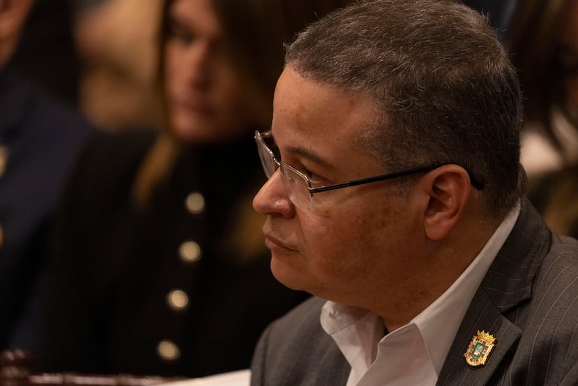 Domenech defendió la labor del secretario de Salud, Víctor Ramos, quien estuvo presente en la vista.