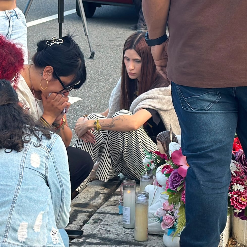 Familiares y allegados de Gabriela Nicole regresan al desvío Roberto Colón, donde ocurrió todo.