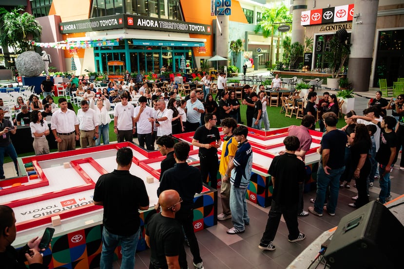 El día de la competencia final, estudiantes de 14 escuelas pusieron a prueba los vehículos diseñados y construidos por ellos mismos en una pista en la que debían correr y añadirle carga.