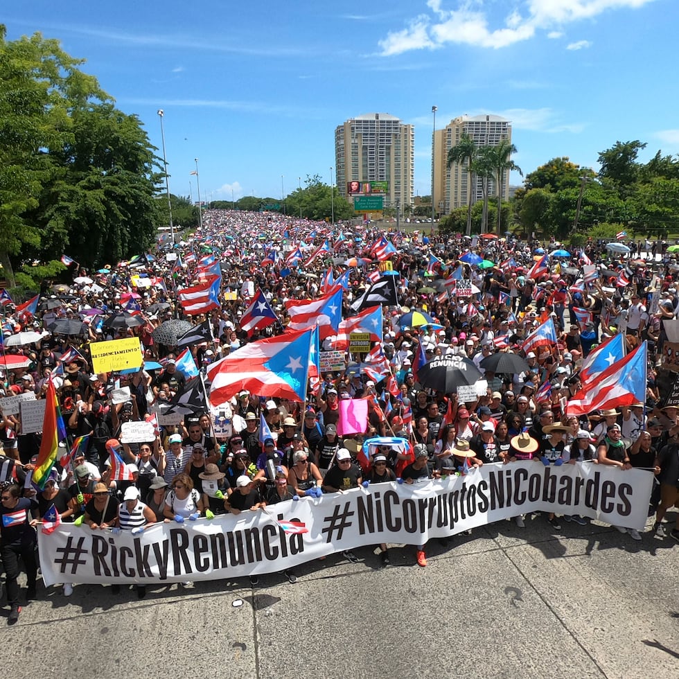 Tenemos tres eventos diáfanos que dramatizan la ausencia de docilidad del puertorriqueño moderno. El segundo evento se registró en 2018, cuando los puertorriqueños exigieron la renuncia del gobernador Ricardo Rosselló, por su incapacidad e insensibilidad ante los estragos del huracán María en 2017. Esta victoria del pueblo se logró también sin disparar un tiro, escribe Ángel Collado.