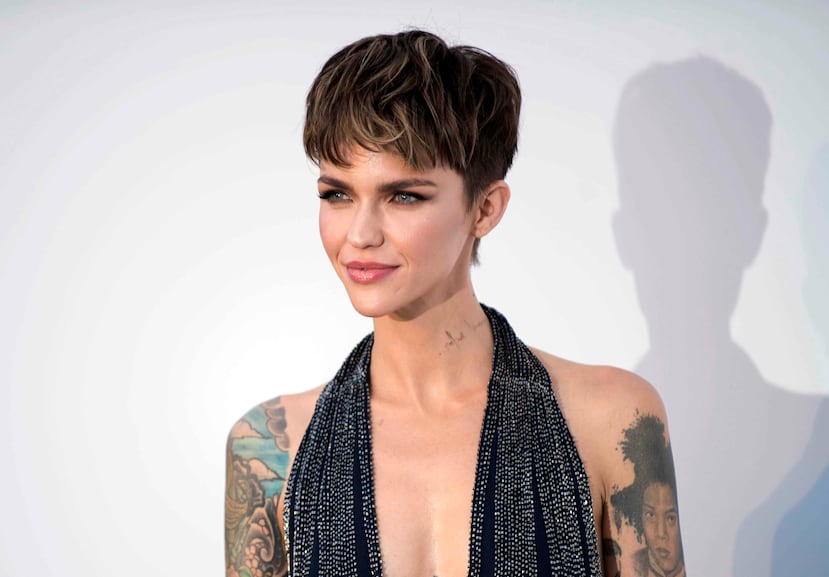 En esta imagen de archivo, tomada el 17 de mayo de 2018, la actriz Ruby Rose a su llegada al acto benéfico de amfAR, Cinema Against AIDS, durante el Festival de Cine de Cannes, en Cap d'Antibes, en el sur de Francia. (AP)