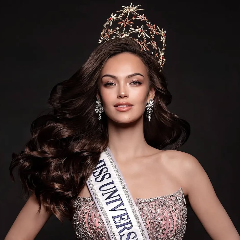 La cantante y modelo Sophia Maria Osako renunció a representar a la República Checa en el certamen Miss Universe 2026.