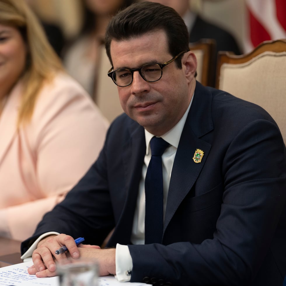 El secretario de la Gobernación, Francisco Domenech, negó las imputaciones del exsecretario del Departamento de Desarrollo Económico y Comercio, Sebastián Negron Reichard.