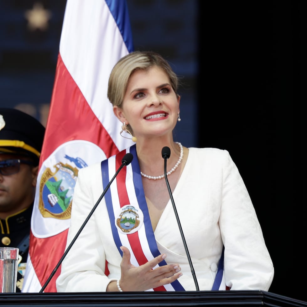 La presidenta de Costa Rica, Laura Fernández, durante su investidura, en San José (Costa Rica).