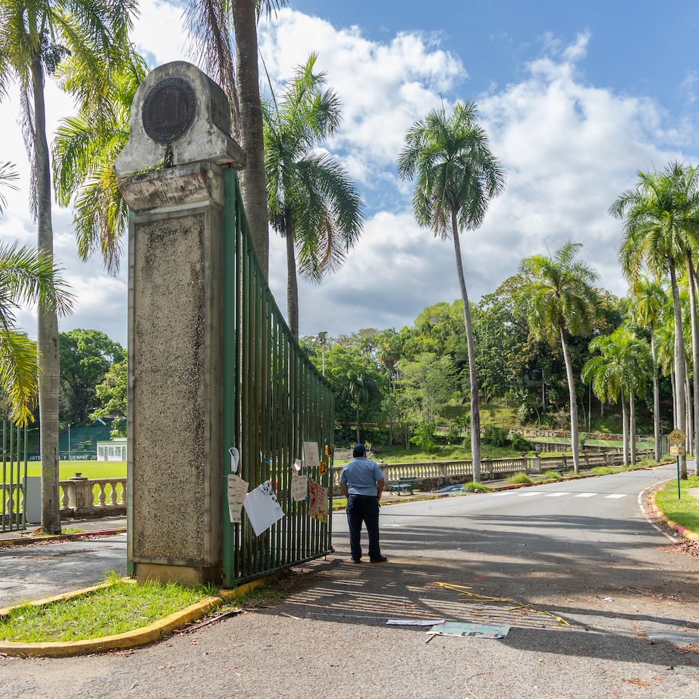 El rector interino del Recinto Universitario de Mayagüez (RUM), Miguel Muñoz, dijo que Guillont Juarbe había hecho señalamientos anteriormente contra la institución.