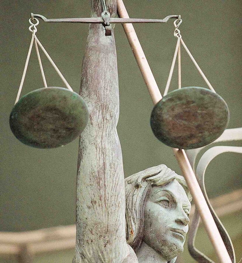 En el renglón del examen de derecho notarial se informó que 223 aspirantes de un total de 419 lo aprobaron.