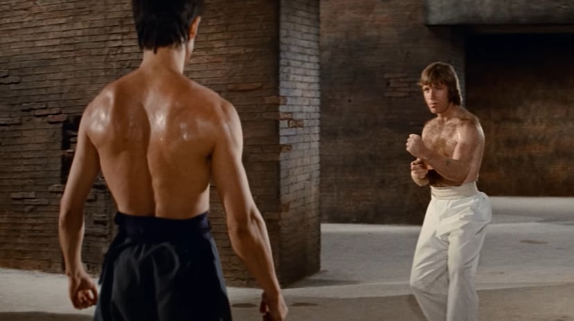 Chuck Norris se dio a conocer tras su aparición en la película "The Way of the Dragron" (1972), conocida en Estados Unidos como "Return of the Dragon", donde tuvo un legendario enfrentamiento con el fenecido Bruce Lee.