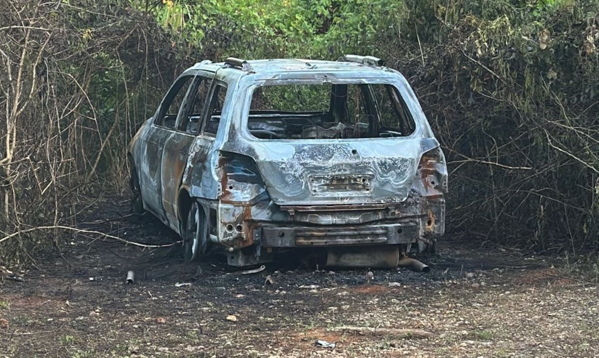 Instituto de Ciencias Forenses identifica cadáveres calcinados encontrados dentro de un auto en Arecibo