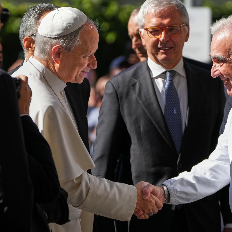El Vaticano informó que la cirugía estaría a cargo de un equipo dirigido por el doctor Stefano Margaritora, jefe de cirugía torácica del hospital Gemelli.