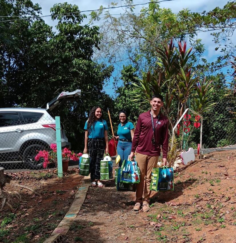 La entrega de alimentos a albergues de animales es un gesto que demuestra los valores de solidaridad, responsabilidad social y respeto a cualquier ser vivo del Comité de Jóvenes.