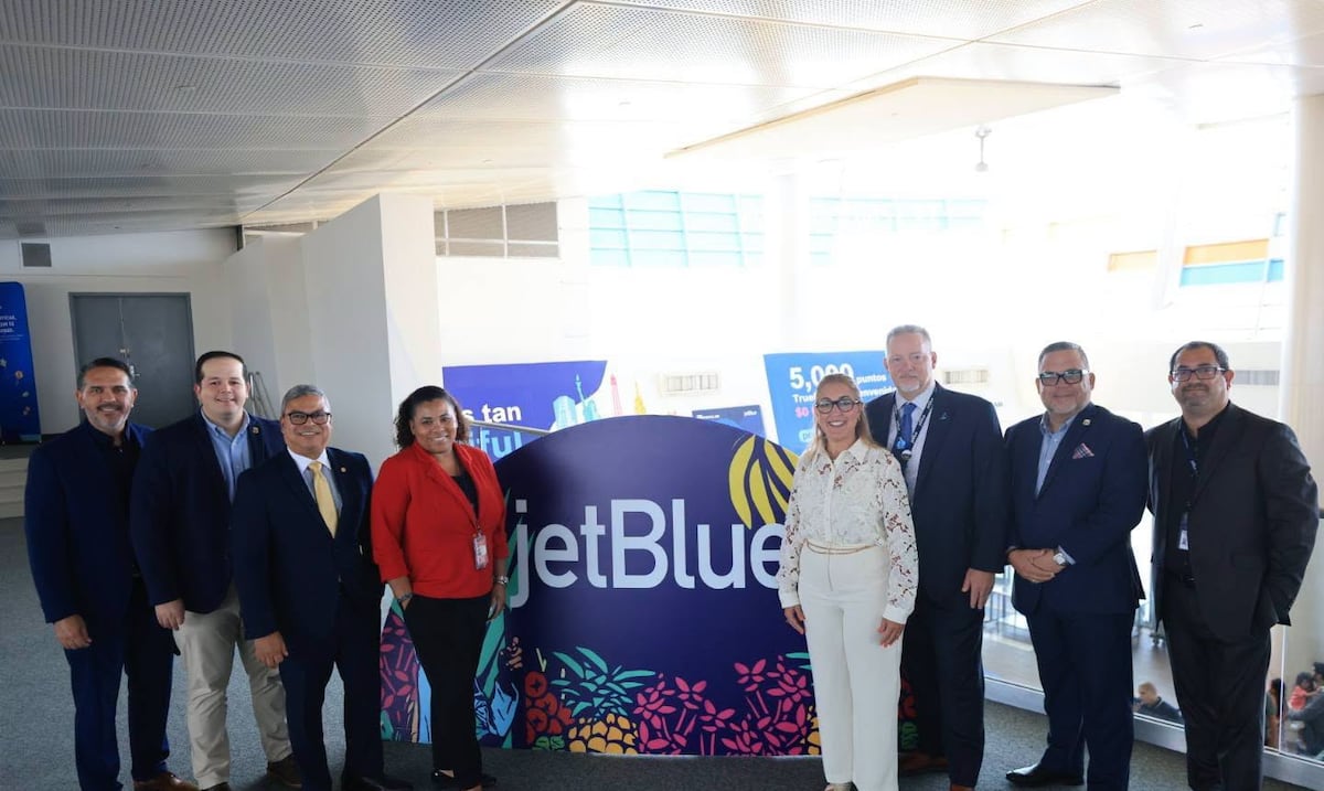 Ponce y JetBlue exploran ampliar vuelos y conectividad desde el aeropuerto Mercedita
