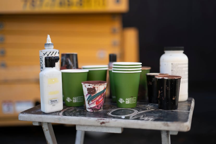 En la mañana del viernes, los artistas todavía trabajaban sobre la obra.