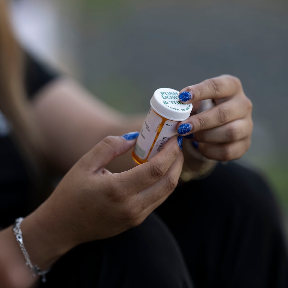 The program offers Americans and Puerto Ricans discounts or coupons that can be downloaded and presented at pharmacies when purchasing any of the medications included in the program.