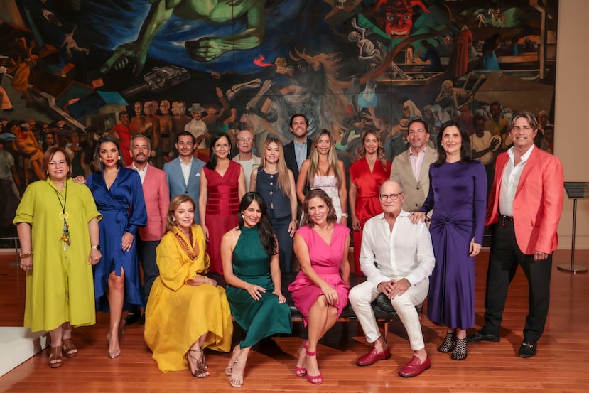 Parte del Comité de la Gran Gala del 25 Aniversario del Museo de Arte de Puerto Rico, retratados en la Galería MOVA.