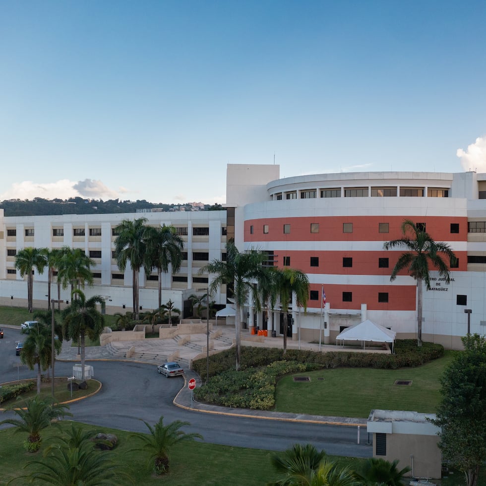 Los tres hombres fueron imputados por asesinato en primer grado y violaciones a la Ley de Armas.