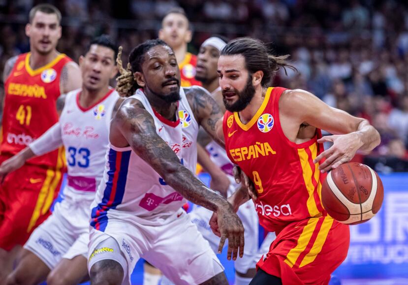 La Selección deberá apretar en defensa los 40 minutos, sin sufrir algún lapso. En la foto, Renaldo Balkman defiende a Ricky Rubio en el pasado partido contra España. (EFE)