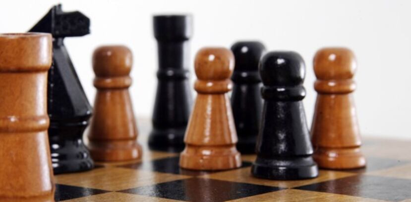 A principios de este mes, la policía confiscó tableros de ajedrez, mesas y sillas usadas principalmente por jugadores que viven en las calles. (Archivo)