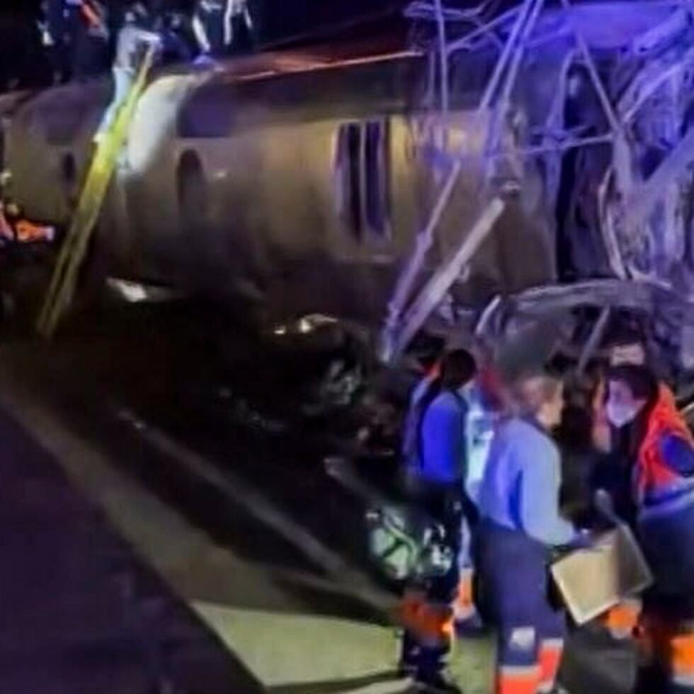 El impacto “ha sido terrible”, y provocó que “las dos primeras unidades del tren de Renfe salieran despedidas como consecuencia del mismo”.