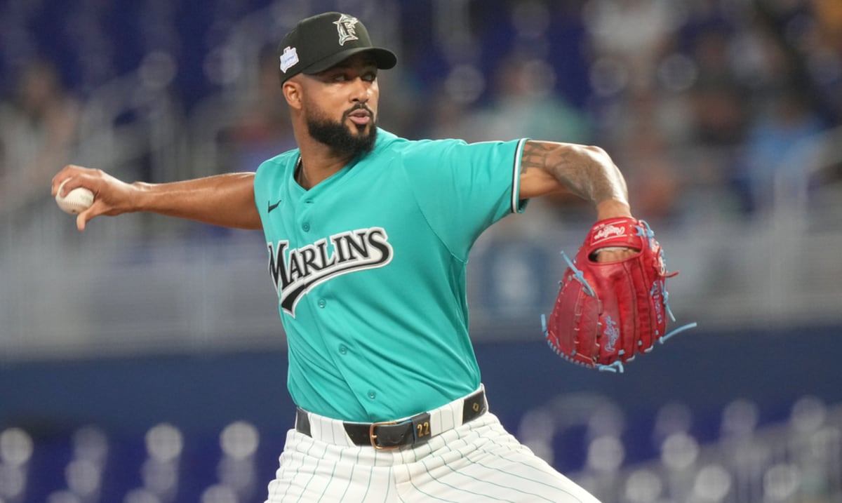 Sandy Alcántara domina en 7 entradas y Marlins vencen a los Rays 4-1