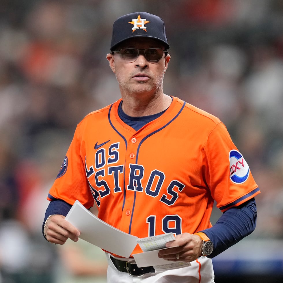Josué Espada aún puede clasificar a los Astros a la postemporada por la vía de una pobre División Oeste de la Liga Americana, en la que ningún equipo tenía récord sobre .500 previo a la jornada del martes.