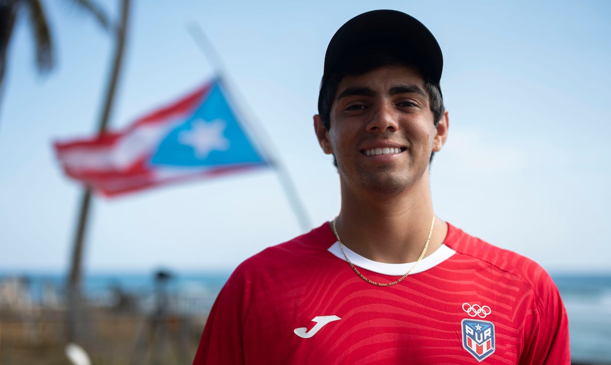 Max Torres gana bronce en SUP Surf de los Juegos Centroamericanos Santo Domingo 2026