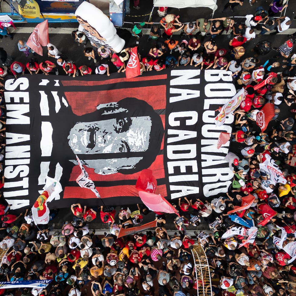 Entre otras cuestiones, el proyecto busca impedir la acumulación de penas por los delitos de intento de abolición violenta del Estado democrático de derecho y de golpe de Estado, al considerarlos tipos penales similares.