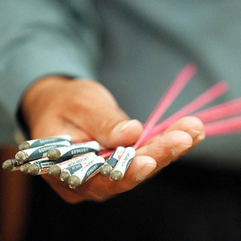 La Ley de Pirotecnia de Puerto Rico permite la venta de productos de pirotecnia de base terrestre en dos temporadas: del 15 de noviembre al 10 de enero y del 1 de junio al 31 de julio.