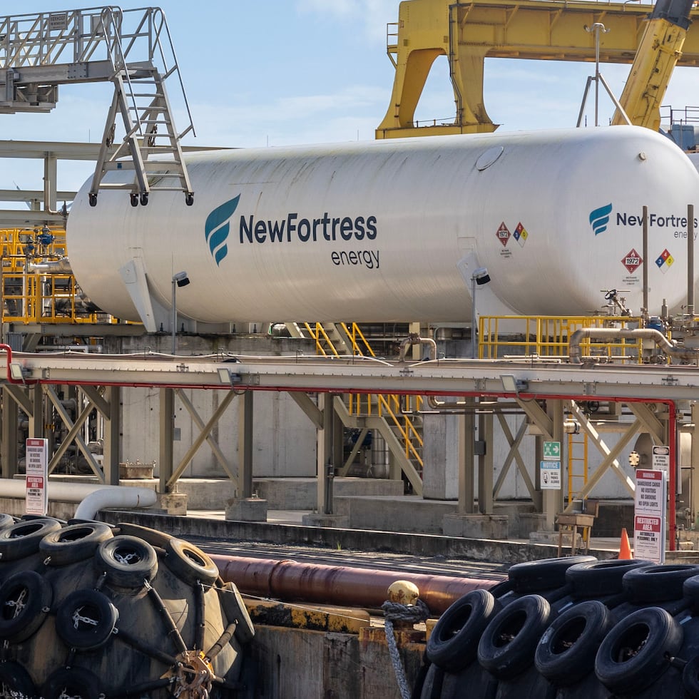 Although there is not yet a formal request, in January Genera PR issued a bid for the design, procurement, construction, and installation of liquefied natural gas storage and regasification equipment at Aguirre, a process it later canceled.