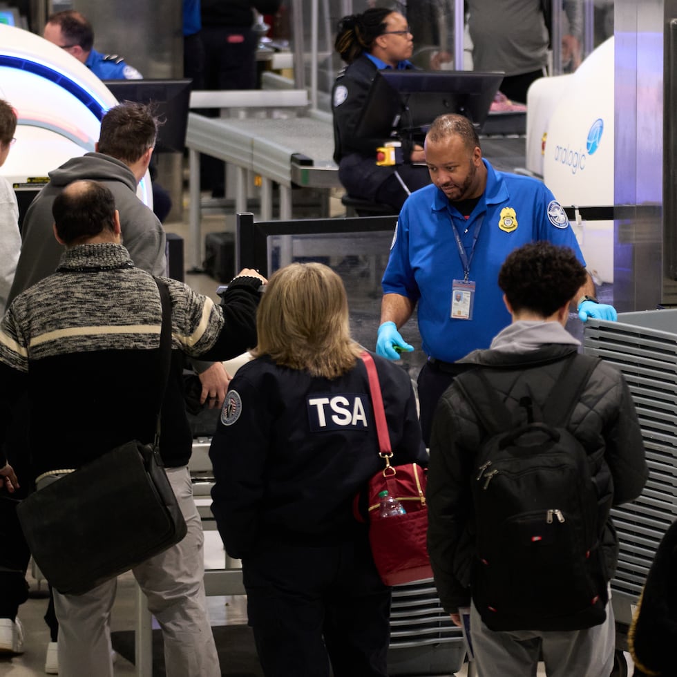 TSA indicó que concentrará su operación de cotejo de pasajeros en el Terminal B —ubicado en el edificio principal cerca del centro de la estructura