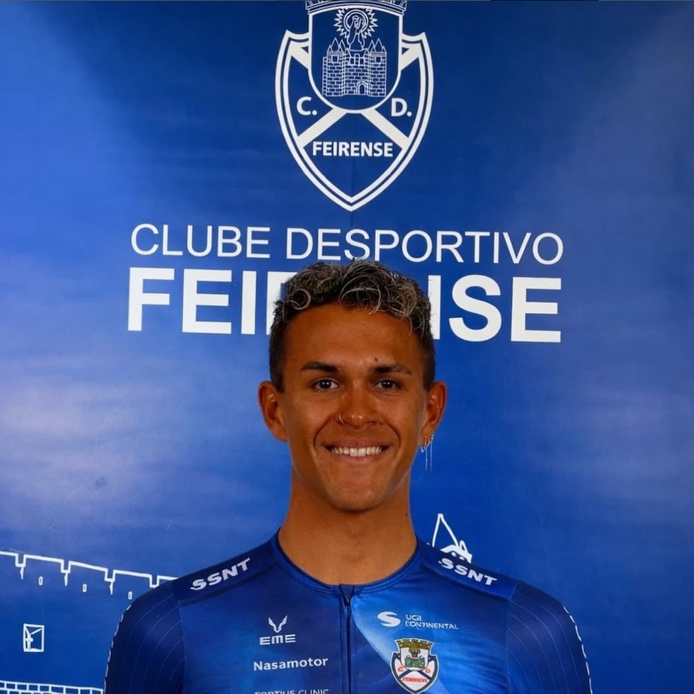 Abner González firmó con el equipo portugués Feirense – Beeceler en abril de 2026.