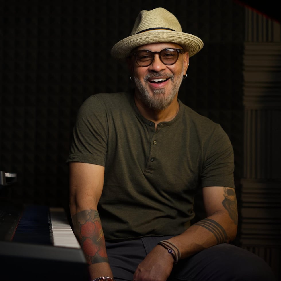 Waldy Amadeo es un cantautor y productor musical natural de Aibonito.