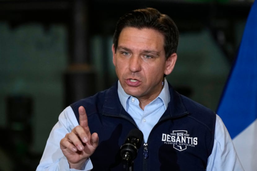 Ron DeSantis en evento de campaña en Iowa.