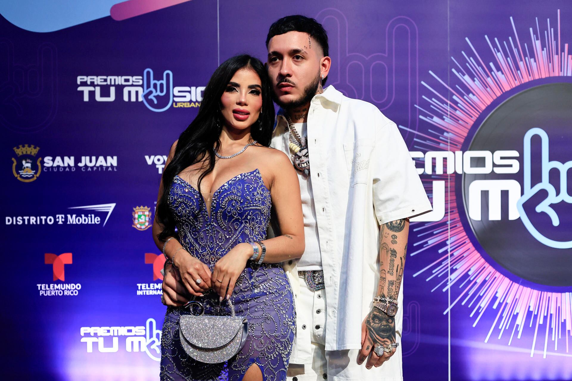 Imagen de la cobertura de: Karina García y Kris R revelan el género de su bebé