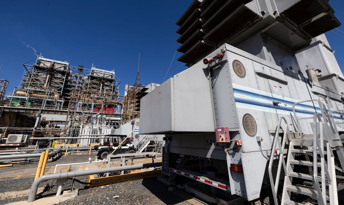 Sin generación temporal a la vista, Puerto Rico busca evitar colapso de la red eléctrica en 2027